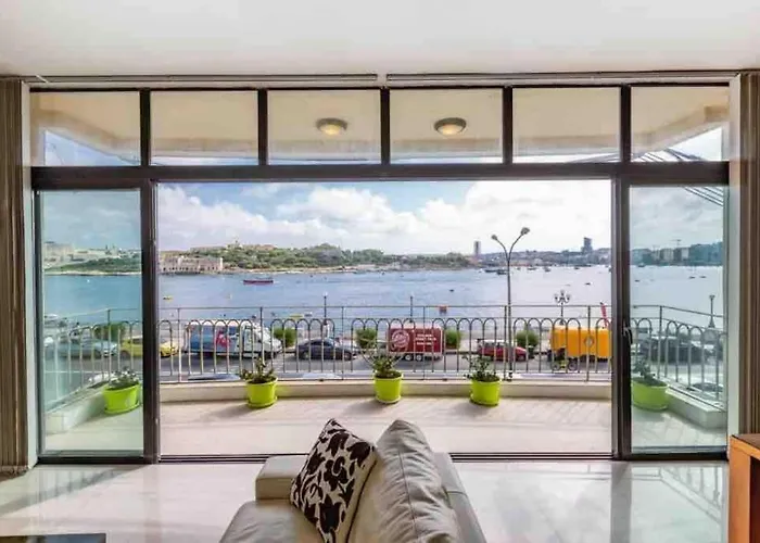 Spectacular Sea View Apt In The Heart Of Sliema