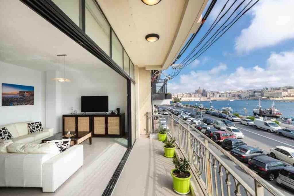 Spectacular Sea View In The Heart Of Appartement *