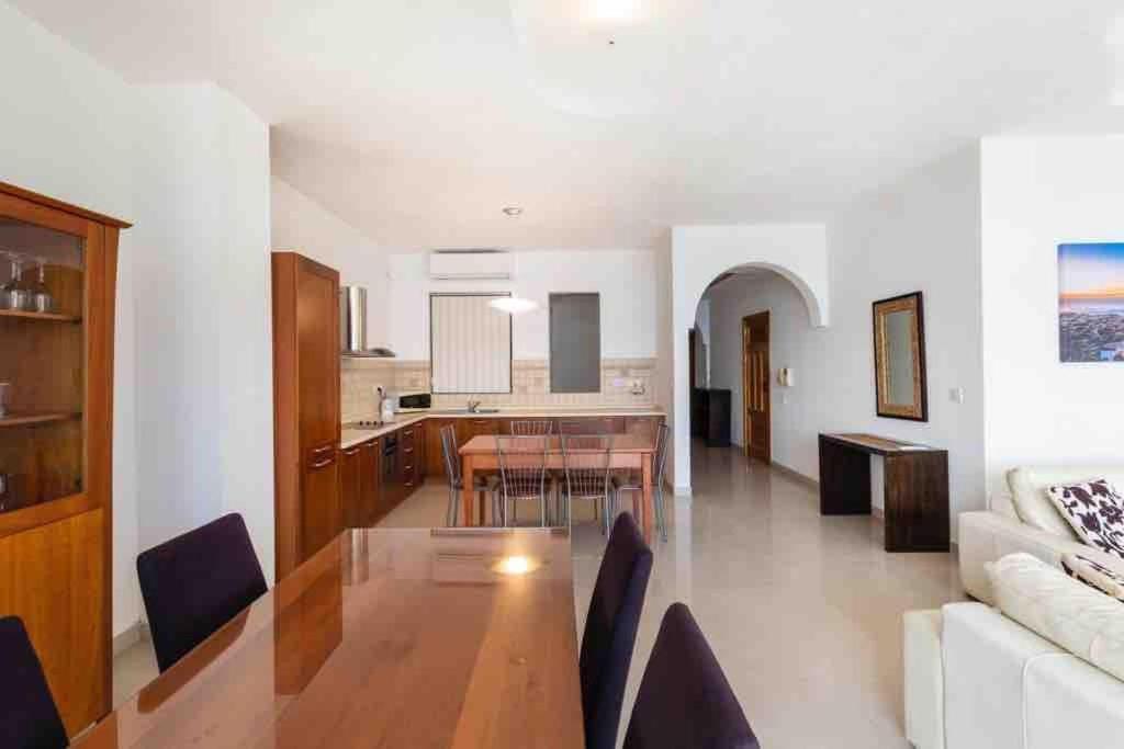 Spectacular Sea View In The Heart Of Appartement *