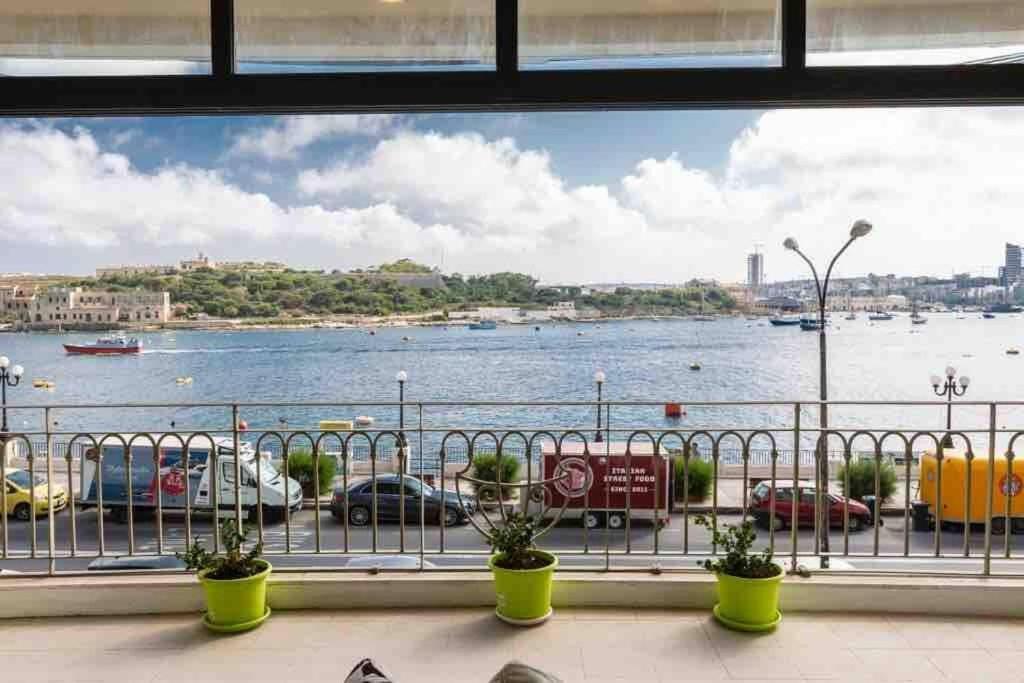 Spectacular Sea View In The Heart Of Appartement