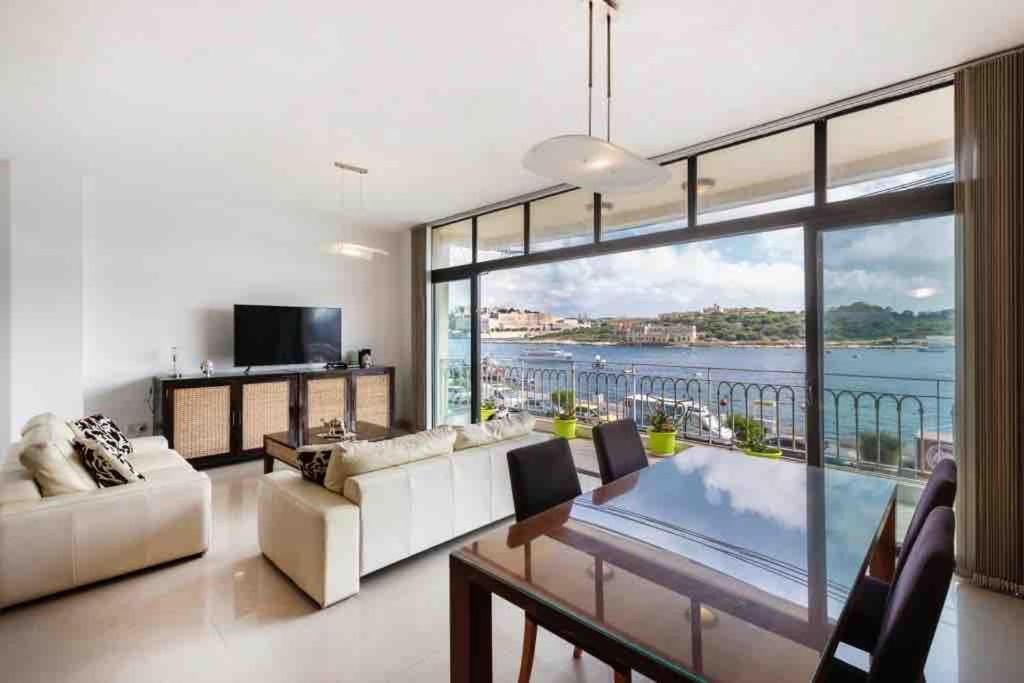 Apartment Spectacular Sea View In The Heart Of